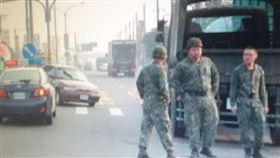 軍卡小客車擦撞 1人輕傷送醫_中央社