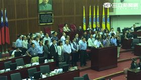 汪志冰問局處首長敢不敢吃核安食品 僅林欽榮、蘇麗瓊、藍世聰舉手 盧冠妃攝