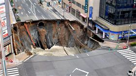 JR博多工安意外地層下陷(路透)