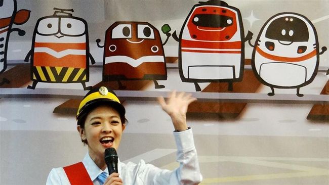 闖平交道致傷忙　台鐵推安全彩繪列車