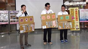 馬偕藥師人員以行動劇演出用藥分級及常見用藥錯誤。（圖／馬偕醫院提供）