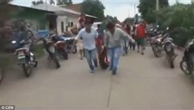 玻利維亞,姦殺,女童,私刑　圖／翻攝自每日郵報