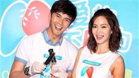 謝佳見、曾之喬攜手獻愛，出席愛妳不「肺」力公益活動，DIY養肺食尚料理。（記者邱榮吉/攝影）