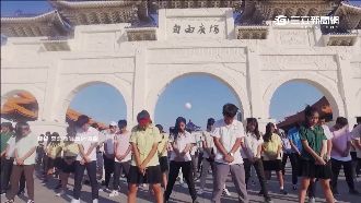 高中生熱舞接力　一鏡到底百萬人點閱