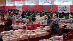 誠品書店舊書拍賣會。（圖／誠品提供）