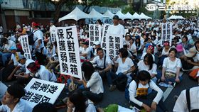 反同志,同性婚姻,同志婚姻,同志,同性戀,婚姻平權,立法院,抗議,尤美女,司法委員會,護家盟,下一代幸福聯盟-記者黃郁棋攝影