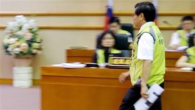 核災食品立場反覆　涂醒哲被請出議場