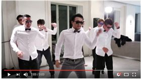 小破劉芙豪婚禮大秀熱舞（影／轉載自YouTube）