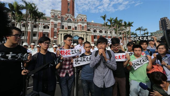 反砍假青年到官邸抗議　總統府尊重