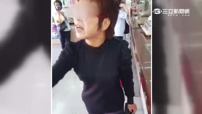 存簿被自動扣健保費　婦暴怒大鬧郵局