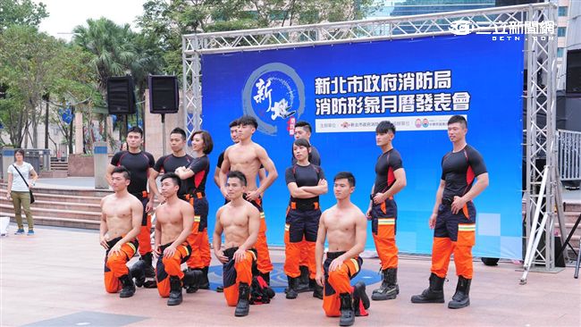 半裸猛男看不完　新北消防月曆曝光