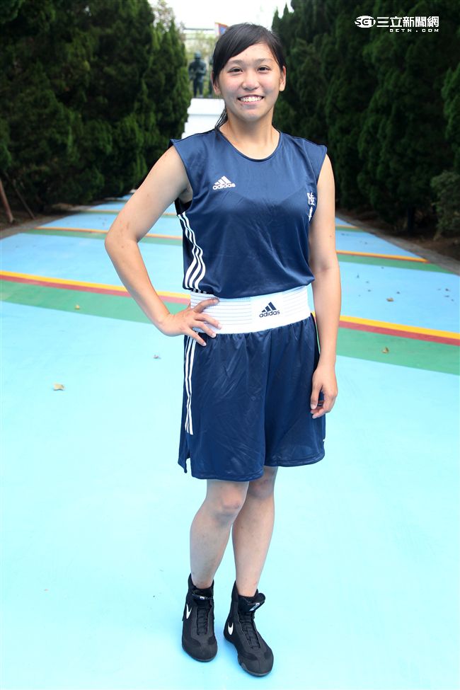 林芷蓮下士擂台上快、狠、準，私底下是溫柔可愛的小女生。（記者邱榮吉/攝影）