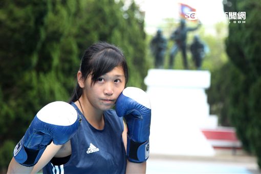 林芷蓮下士，第六軍團21砲指部防空營飛彈發射士，畢業於陸軍專科學校，20歲出頭，仍是清純的學生外表，卻有特殊的拳擊手身分。（記者邱榮吉/攝影）