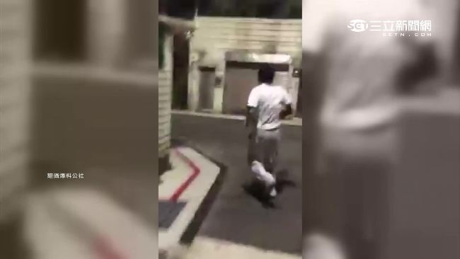 撞車門落跑　醉男嘻笑：我往後跑你看