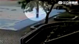 少年無聊玩打火機　竟燒了國小籃球架