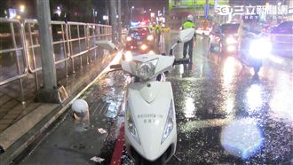 聚餐貪杯不勝酒力　老翁開車追撞警員