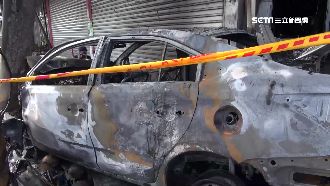 汽車撞麵店引大火　熱心路人救出駕駛