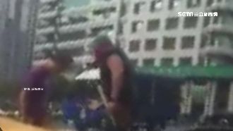 運將耍狠抓球棒　反遭奪棍氣勢全消