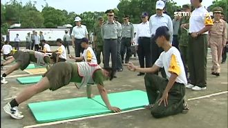 國軍體測下修　男伏地挺身39下過關