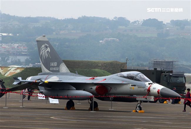 IDF經國號戰機地面展示。（記者邱榮吉/攝影）