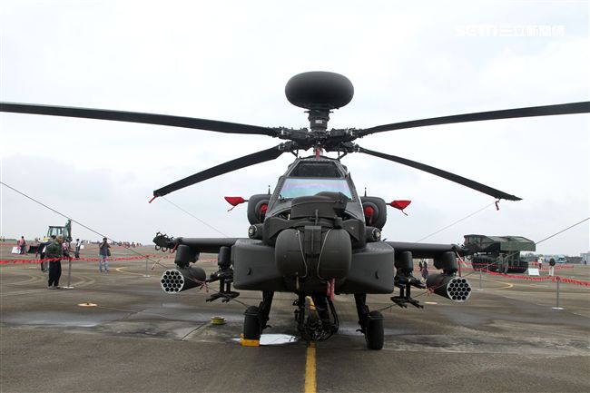 陸航AH-64E阿帕契攻擊直升機地面展示。（記者邱榮吉/攝影）