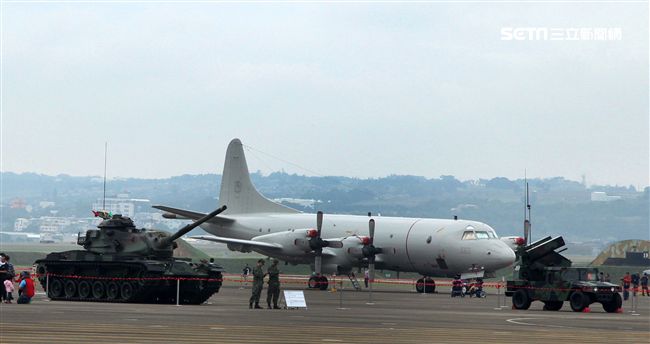 空軍P-3C反潛機地面展示。（記者邱榮吉/攝影）