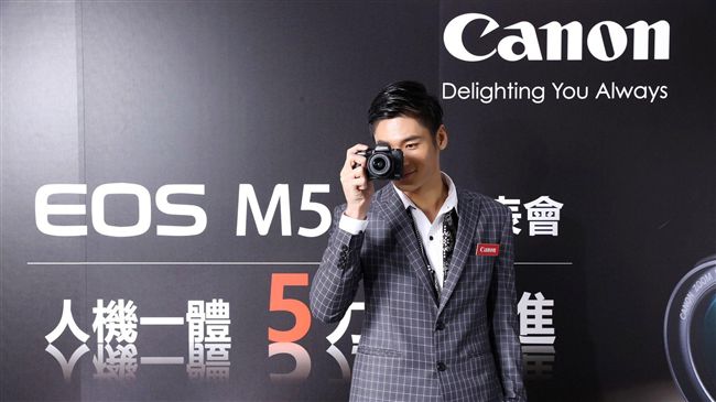 對焦快！佳能EOS M5微單眼上市