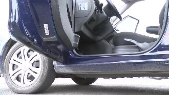 轎車烤漆多處色差　業者稱合理範圍