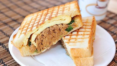 「封肉」展創意　有客家味的板烤土司