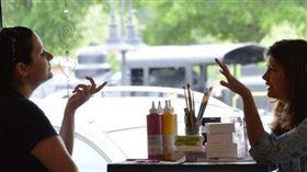 討論,聊天,聚會（圖／攝影者Donald Lee Pardue, Flickr CC License）
https://goo.gl/lPgHhQ