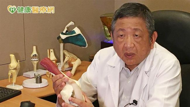機器人手臂膝關節置換　夫妻圓夢旅行