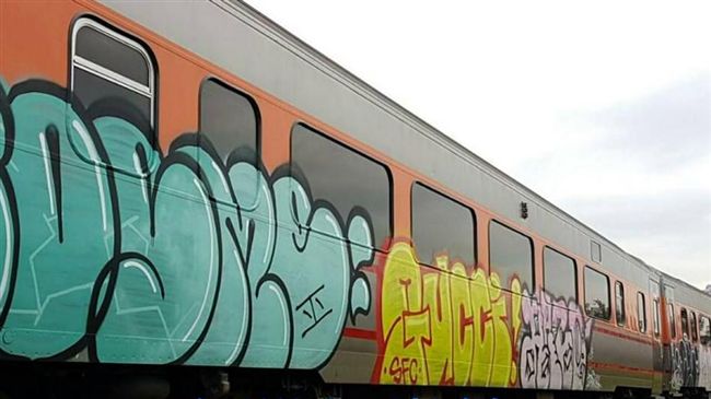 台鐵車廂又被塗鴉！網友：這次滿好看
