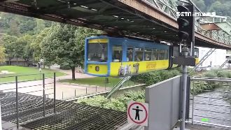 巨熊貓天上飛！四川「空鐵」造型吸睛