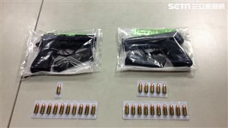 邊開車邊玩槍　蠢男下場就是…