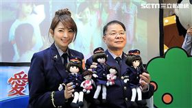 藝人阿喜扮女警為有聲書獻聲並出席頒獎典禮（翻攝畫面）