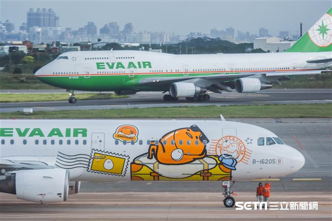 長榮蛋黃哥彩繪機登場　（圖／記者林敬旻攝）