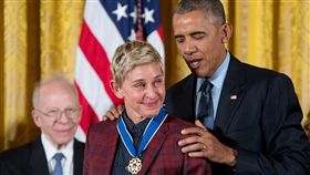 艾倫秀,歐巴馬,白宮,證件,Ellen DeGeneres,艾倫狄珍妮,自由勳章,出櫃,同志／達志影像／美聯社