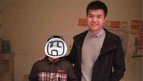 大陸,警察,書包,遺失物,功課,作業,平安成都,微博　圖／翻攝自平安成都微博