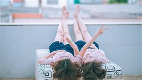 同志,同性戀,蕾絲邊,拉子,女同,多元成家,好姊妹,姐妹,朋友（圖／Pixabay）