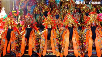 特殊習俗划水仙　讓主持人一頭霧水？