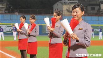 影／冬盟開打　空姐啦啦隊開場超吸睛