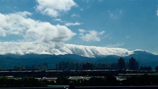 網友拍雲瀑美景　鄭明典：錯過就沒了