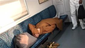 師父,台鐵,博愛座,爆料公社,電車,腰傷,臉書,七師叔,白金臥艙　圖／翻攝爆料公社