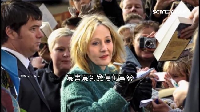 奇幻女王J.K.羅琳　暖送書入戰地
