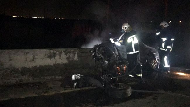 自小客車疑撞護欄起火　駕駛葬身火窟