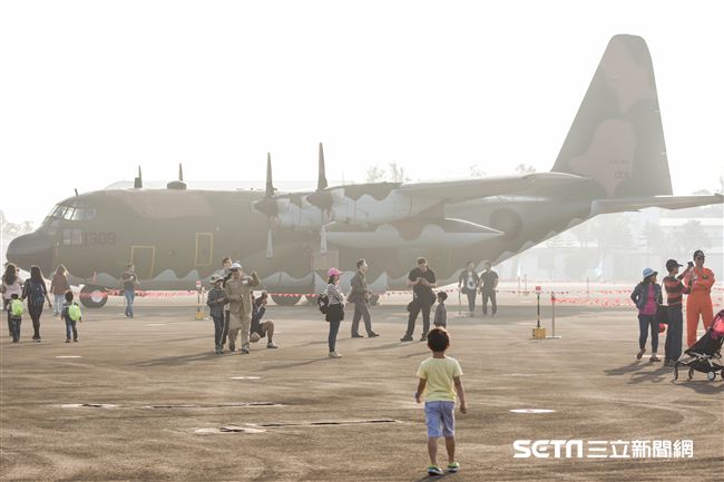 台中清泉崗空軍基地26日對外公開營區參觀　圖／記者林敬旻攝