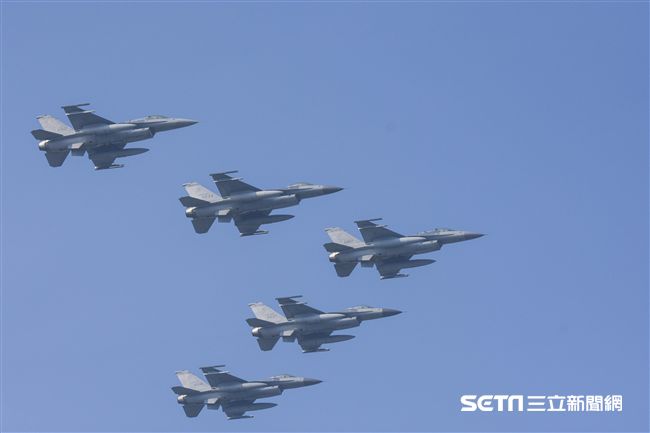 台中清泉崗空軍基地26日對外公開營區參觀　圖／記者林敬旻攝