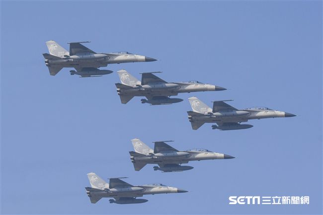 台中清泉崗空軍基地26日對外公開營區參觀　圖／記者林敬旻攝