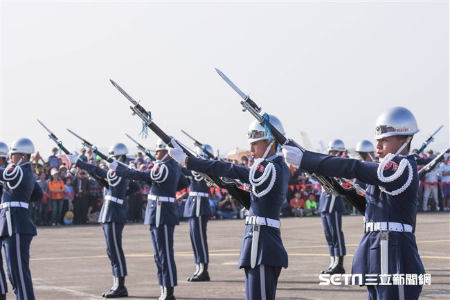 台中清泉崗空軍基地26日對外公開營區參觀　圖／記者林敬旻攝
