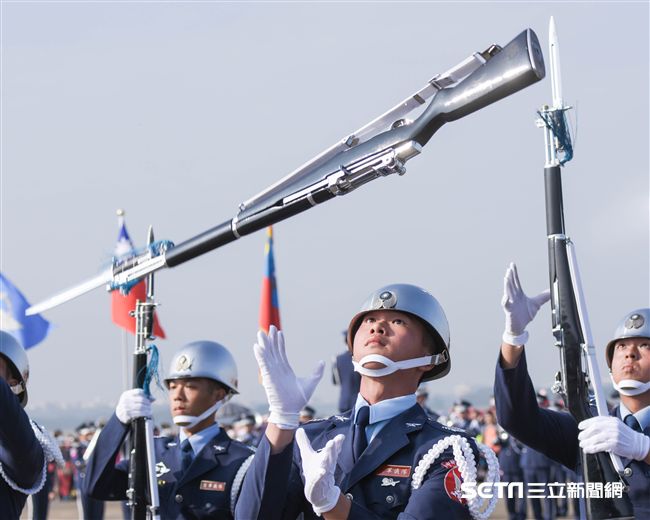 台中清泉崗空軍基地26日對外公開營區參觀　圖／記者林敬旻攝